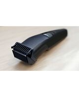 Series 3000 Beard Trimmer with Guide Combs and Travel Pouch